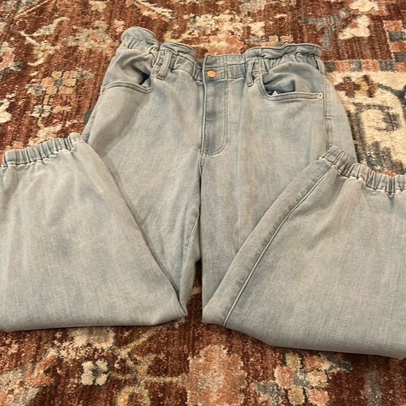 EXPRESS Super High Waisted Elastic Waist Supersoft Jogger Jeans - 14 S - Picture 3 of 5